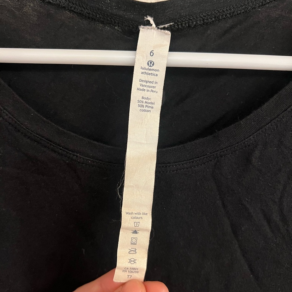 Lululemon black long sleeve size 6